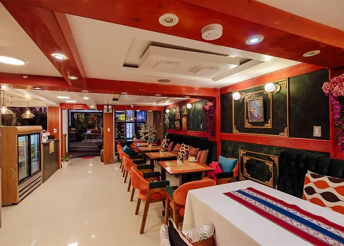Avraham Hotel